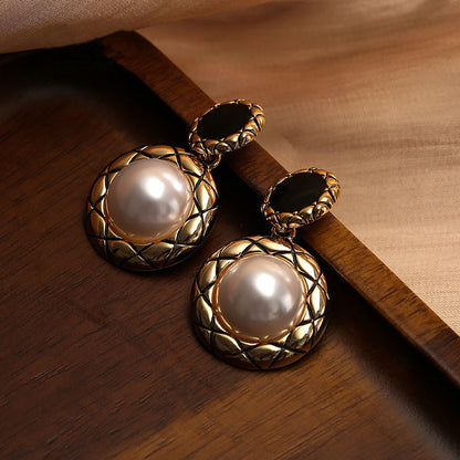 Advanced Retro Gold Textured Fragrant Wind Earrings for Women